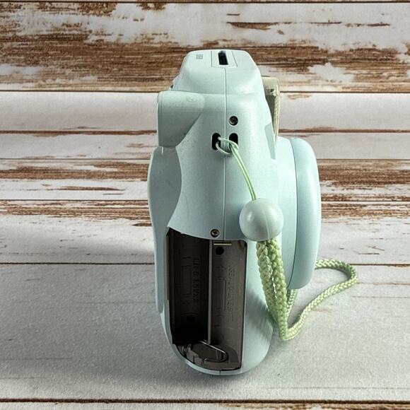 Fujifilm Instax Mini 8 Instant Camera Ice Blue – Built-in Flash – No Battery Cov - Picture 4 of 4